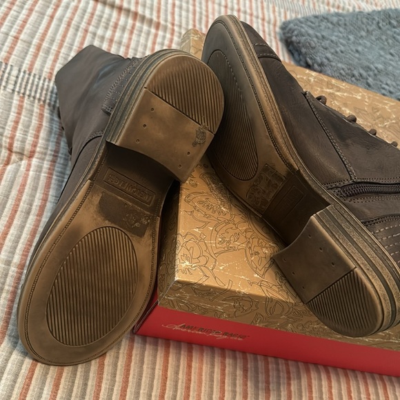 American Rag HiTop Taupe Leather Lace Up Boots - Picture 2 of 4